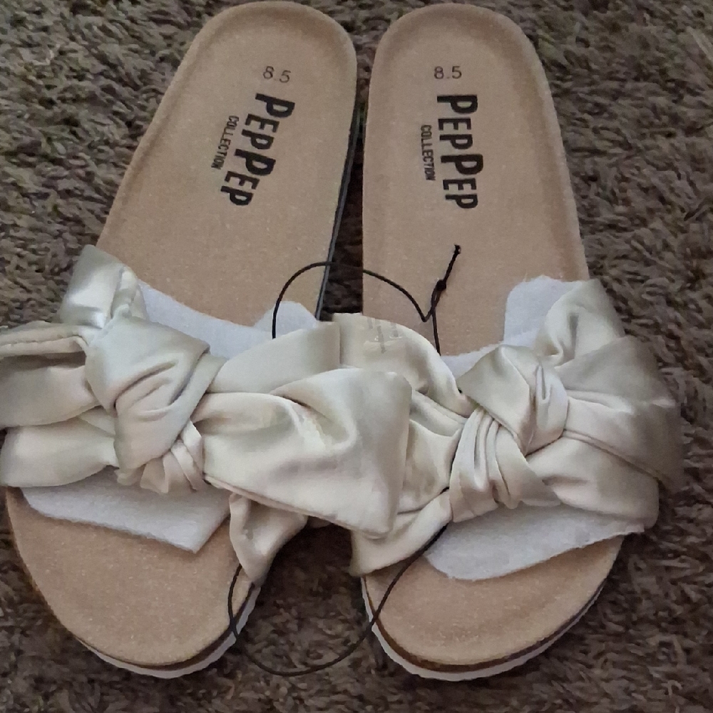 PEPPER Women's Cream Slide Sandals Size 8 1/2 New